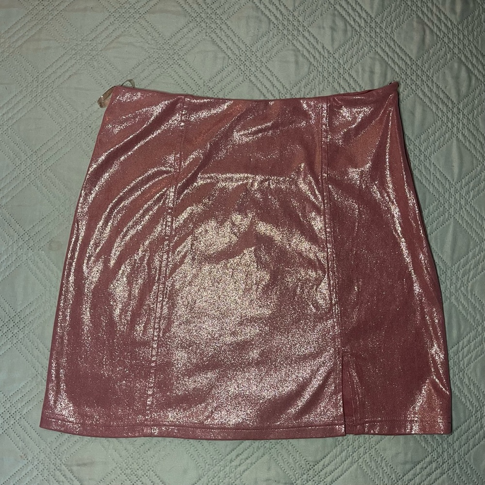 Main Strip Metallic Rose Pencil Skirt